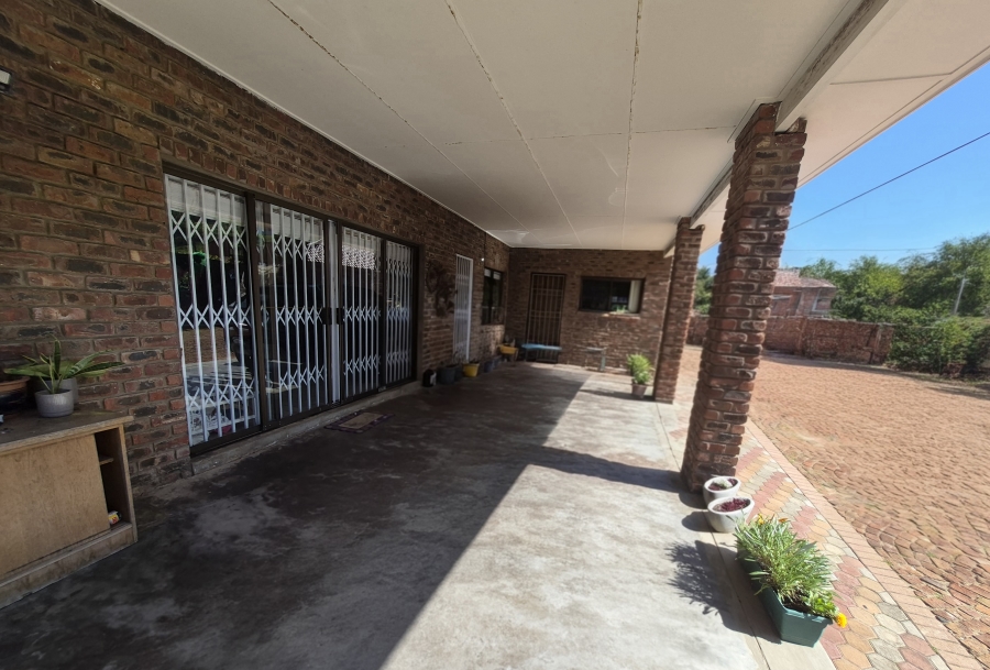 5 Bedroom Property for Sale in Dana Bay Western Cape